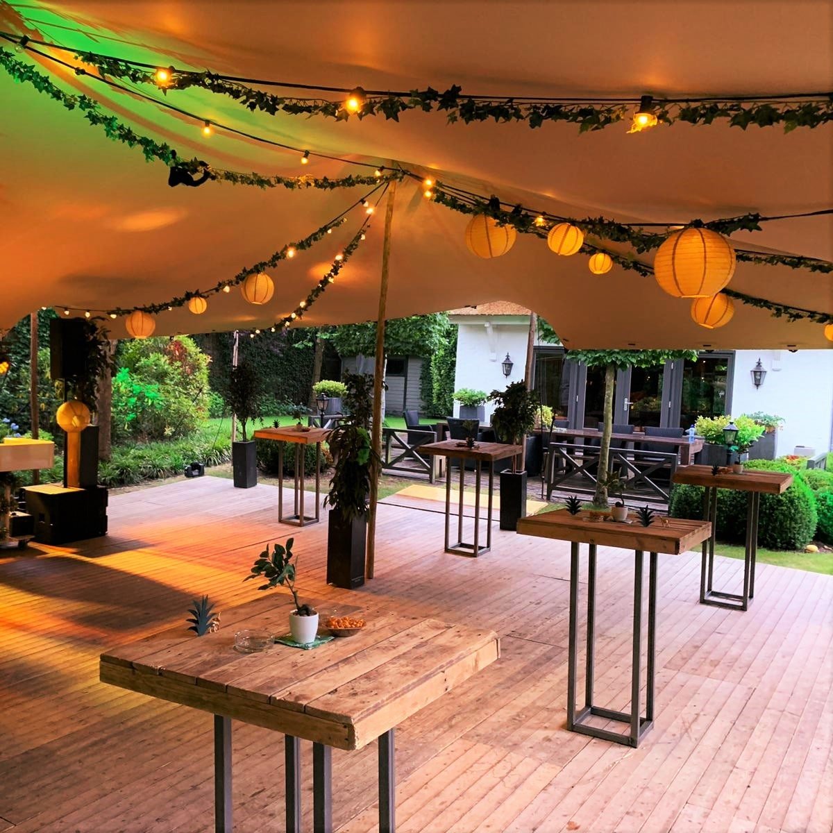 How To Use A Stretch Tent At A Barn Wedding