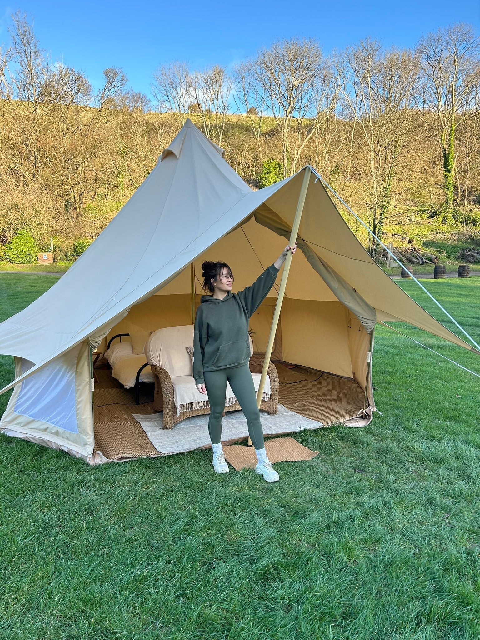 vango wurfzelt Airbeam Odyssey Air 500 Villa Zelt 5-Personen-Aufblaszelt mit Pumpe, Sonnendach, einfaches Familiencamping, Epsomgrün Sport & Freizeit resku:room_use=kids_room Optional Base:No Base Ventilation, heat, & layout