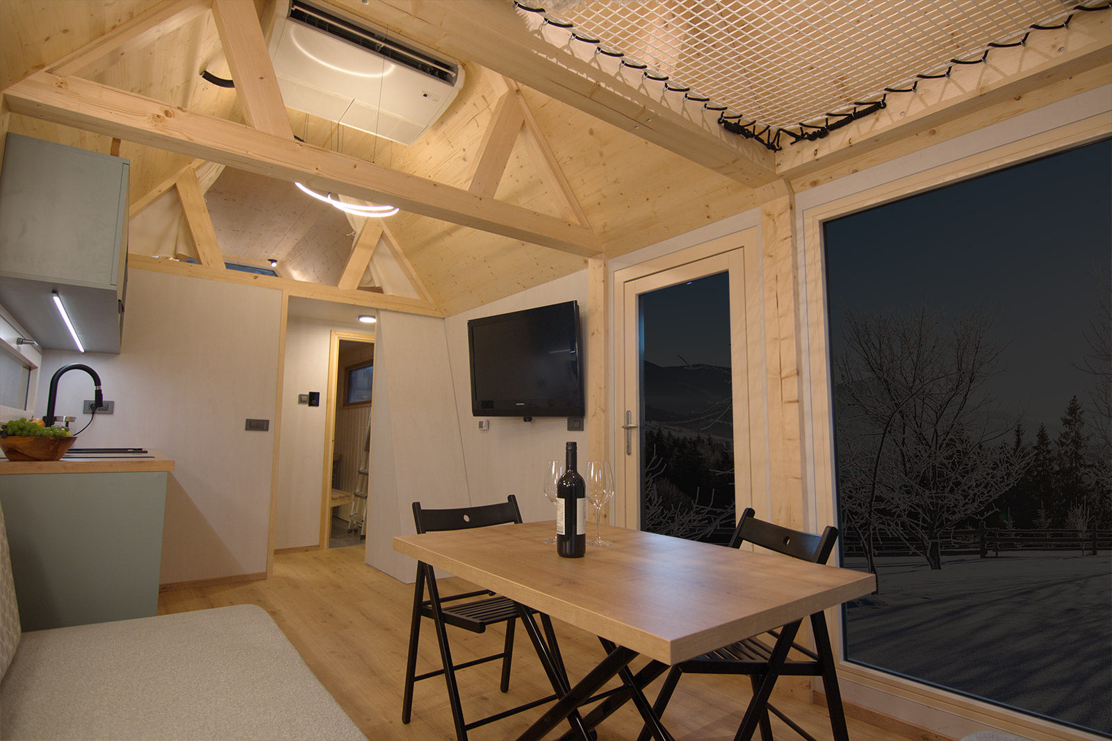Utopian Hideaway – Luxury All-Season Outdoor Suite for Hotels, Wedding Venues & Resorts