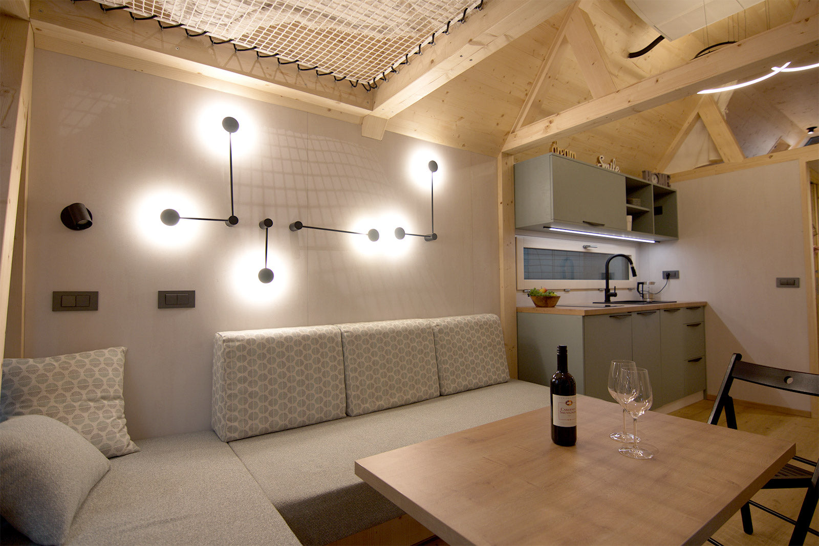 Utopian Hideaway – Luxury All-Season Outdoor Suite for Hotels, Wedding Venues & Resorts