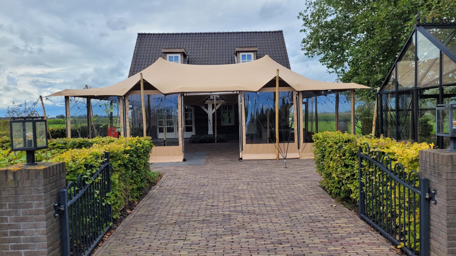 Stretch Tent 10.5 x 12